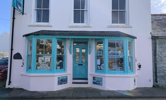 You can make your boat bookings in the shop and pop in for a browse at some amazing artwork, gifts, books, glassware, local pottery and much much more